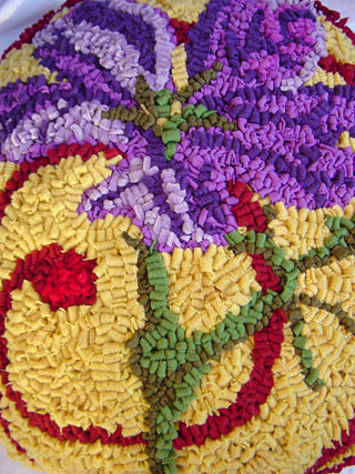 geranium cushion - hooked - detail